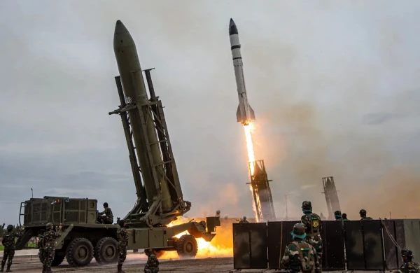 SON DƏQİQƏ! İran ballistik raketlə bu ölkəni vurdu