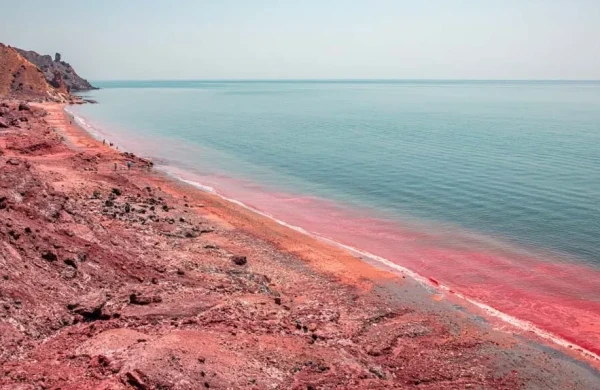 İranda yerləşən bu yerin sirri nədir?    — Yağışdan sonra qırmızıya dönür - VİDEO