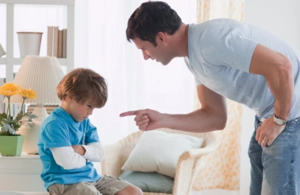 Uşağın üstünə qışqırmaq bu xəstəlikləri yaradır - Mütləq oxuyun!