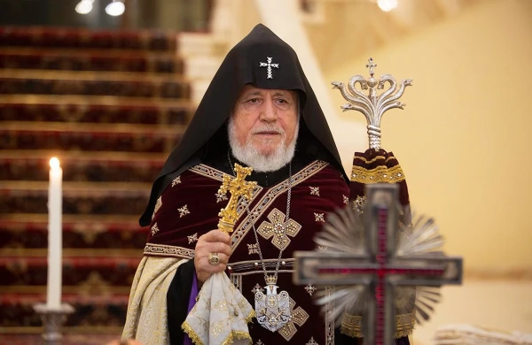 Erməni katolikosu Gürcüstana buraxılmadı