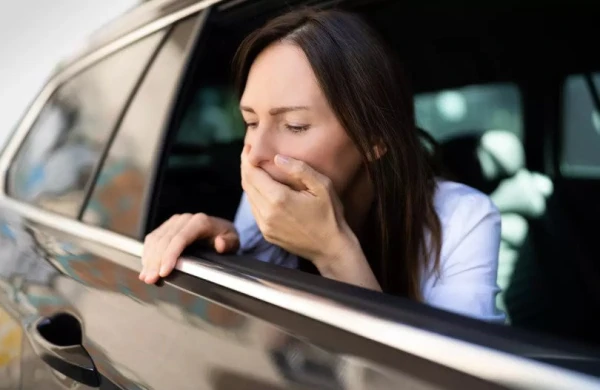 Avtobusda, maşında yol gedərkən ürəyi bulananlara - Həkim tövsiyəsi&nbsp;