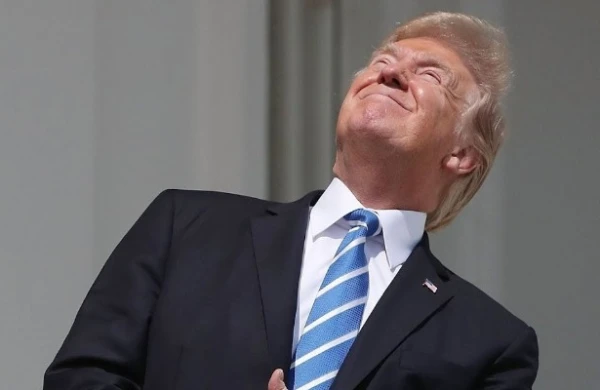 "Tramp telefondan uzaq dursun, səmaya baxsın" - İran 