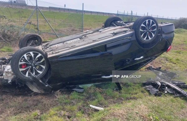 Ərlə arvad qəzaya düşdülər