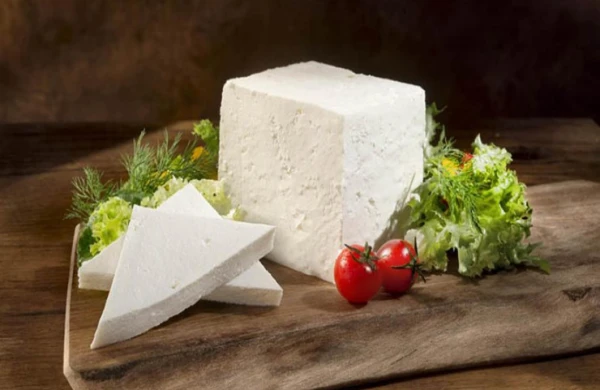 Pendirin yanına bir dənə qoyun: aylarla nə kifləyir, nə quruyur