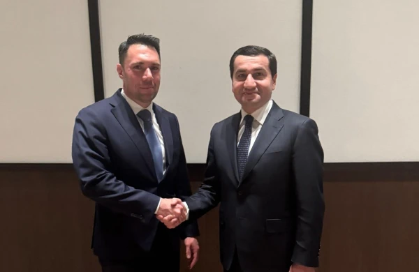 Hikmət Hacıyev Macarıstan nazirinin baş milli təhlükəsizlik müşaviri ilə görüşüb