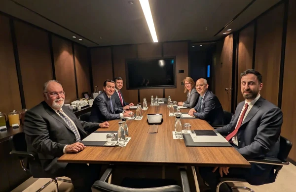 Hikmət Hacıyev Ərdoğanın baş müşaviri ilə regional təhlükəsizliyi müzakirə edib