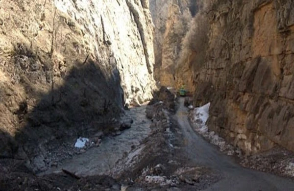 Uçqun olub, Quba-Xınalıq yolu bağlanıb&nbsp;