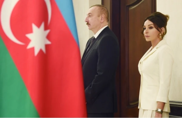 İlham Əliyev və Mehriban Əliyeva Rasim Balayevlə vida mərasiminə əklil göndəriblər&nbsp;