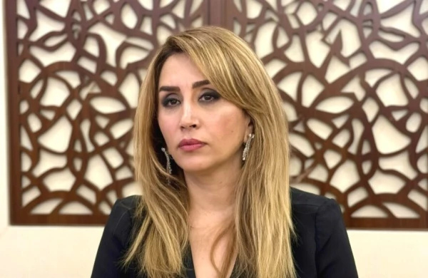 Elnarə Abdullayeva polis bölməsindədir: nə baş verir?