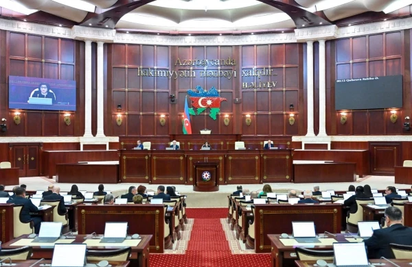 Milli Məclis qərar qəbul edir:  400 manat məbləğində azaldılacaq