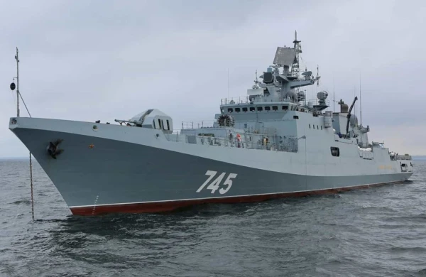 Rus hərbi gəmiləri İngilis Kanalında üzür