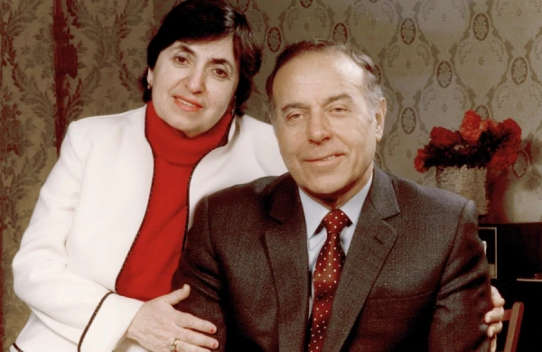 "Zərifə xanımın humanist siması onun kimsəsiz uşaqlara olan münasibətində özünü qabarıq göstərirdi"  —  Zaur Şükürov YAZIR