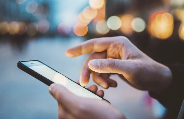 Mağazadan 2900 manatlıq telefon oğurlanıb&nbsp;