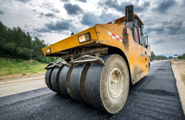 Qarabağ və Şərqi Zəngəzurda 4 min kilometrə yaxın avtomobil yolu çəkiləcək&nbsp;