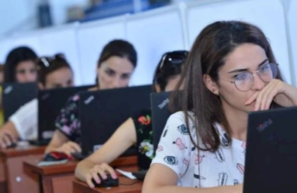 2198 müəllim bu sadə suala CAVAB VERƏ BİLMƏDİ - FOTO 