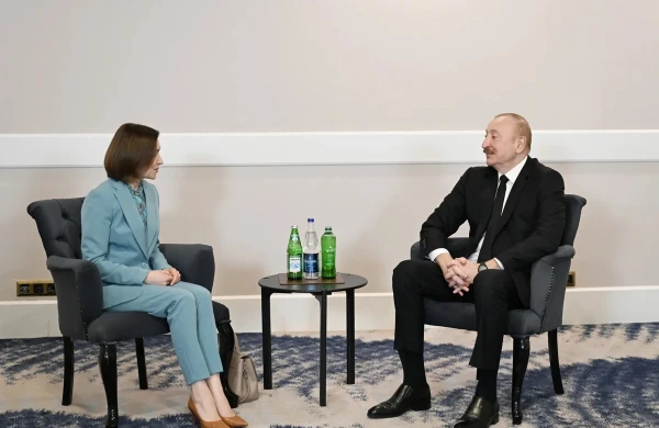 İlham Əliyev Antalyada Moldova Prezidenti ilə görüşüb 