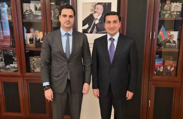 Hikmət Hacıyev ilə Elçin Qasımov Bakı və Bratislava arasında əməkdaşlığı müzakirə ediblər