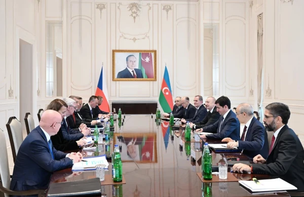 İlham Əliyevin Çexiyanın Baş naziri ilə geniş tərkibdə görüşü keçirilir&nbsp;