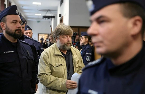 Polşa rusiyalı arxeoloq Butyagini azadlığa buraxıb