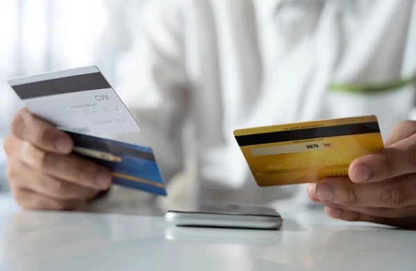 Dövriyyədə olan ödəniş kartlarının sayı açıqlanıb