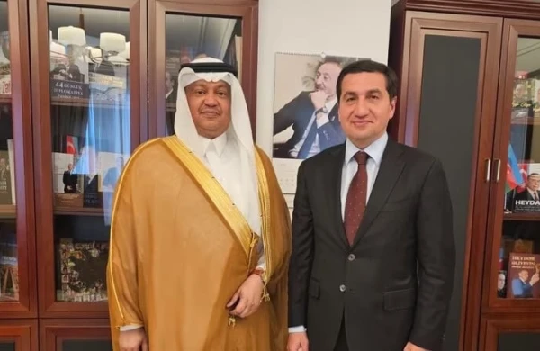 Hikmət Hacıyev Səudiyyə Ərəbistanının səfiri ilə görüşdü 