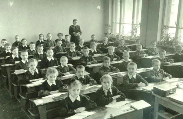 Sovetin “xoşbəxt" məktəblisi və yaxud da, sovet təhsilinin “təsirli" nağılları