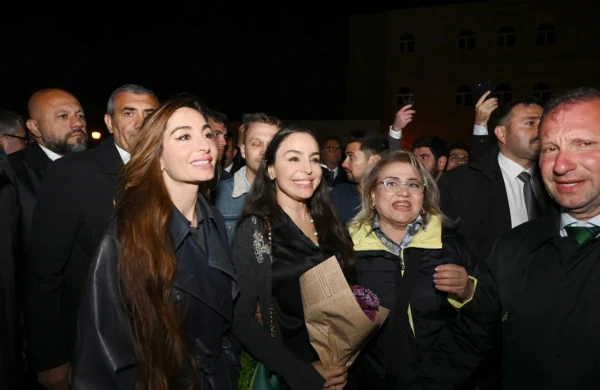Leyla Əliyeva və Arzu Əliyeva Beynəlxalq Xalça Festivalını ziyarət ediblər 