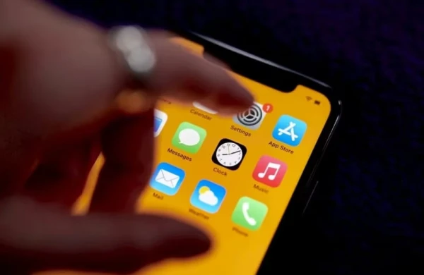 "iPhone" istifadəçilərinə xəbərdarlıq — Təcili bunu edin 