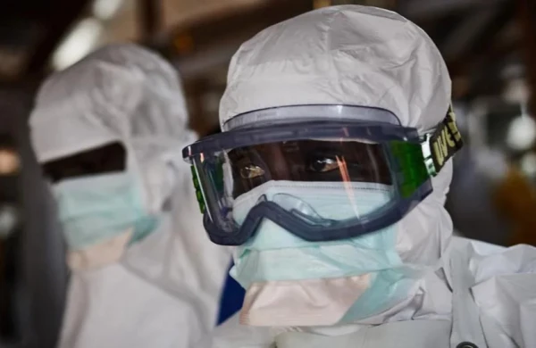 İndi də Ebola virusu yayılır