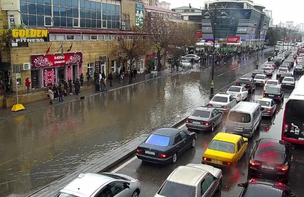 Bakını yağış sularından necə xilas edək?&nbsp; —&nbsp; EKSPERTİN TƏKLİFLƏRİ