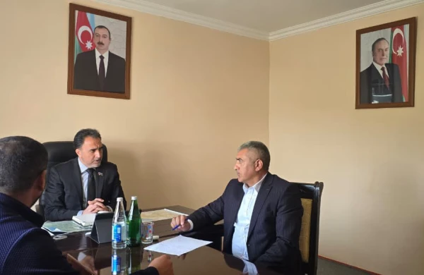 Zaur Şükürov vətəndaşlarla görüşdü 