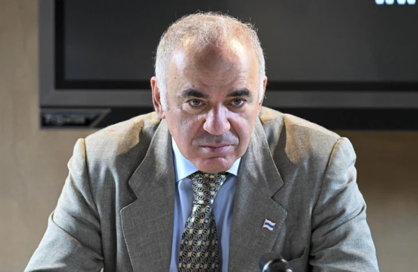 Kasparov beynəlxalq axtarışa verildi