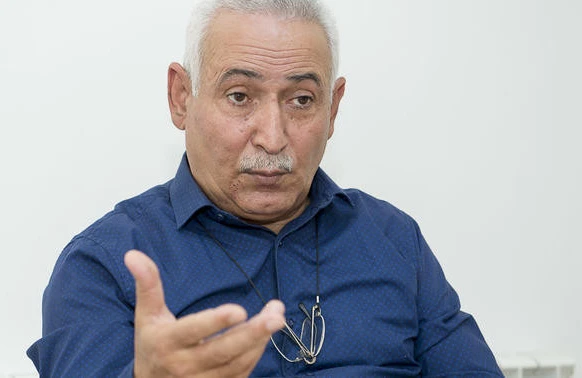 Şair İlham Qəhrəmanla müsahibə:AYB-dən üzr istəmədim