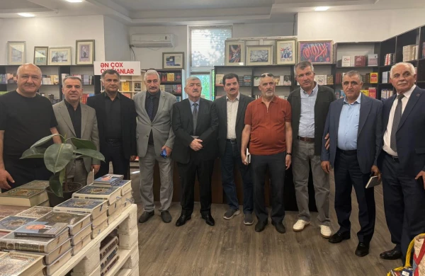 Sabir Abdinin “Əlvida deyirəm ayrılıqlara” şeirlər kitabı təqdim edildi