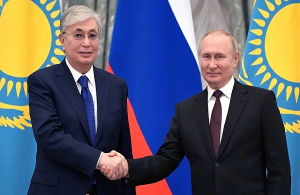 Putin Qazaxıstana səfər edib 