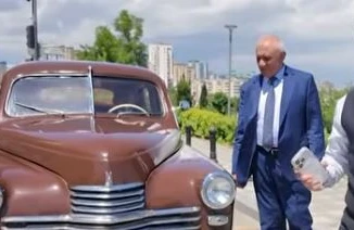 Səməd Vurğunun avtomobilini illər sonra sürdülər -VİDEO