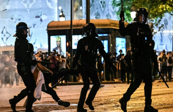 Fransada ara qarışdı:Xeyli adam həbs OLUNDU