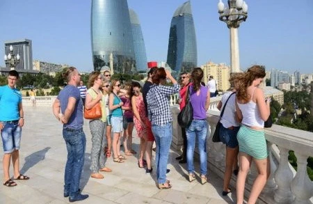 Asiyadan Azərbaycana turist axını azalıb