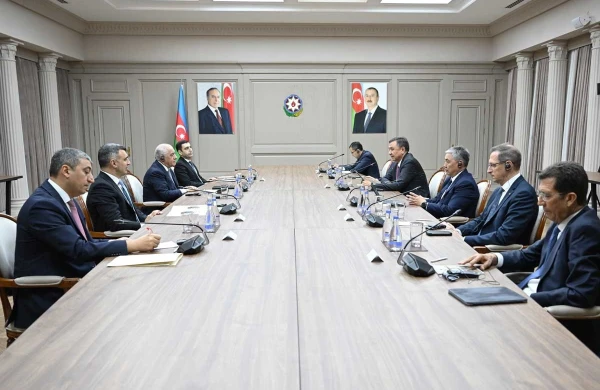 Baş nazir onlarla görüşdü