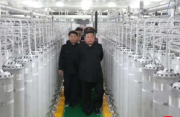 Kim Çen In nüvə zavodunun açılışında
