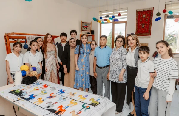 Leyla Əliyeva və Arzu Əliyeva 11 nömrəli inteqrasiya təlimli internat tipli ümumtəhsil məktəbində olublar 