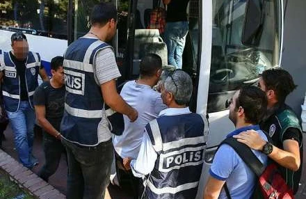 FETÖ-ya  daha bir ağır zərbə: 11 nəfər həbs edildi 