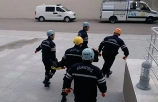 Bulvarda dənizdə batma təhlükəsi olan şəxs XİLAS EDİLDİ