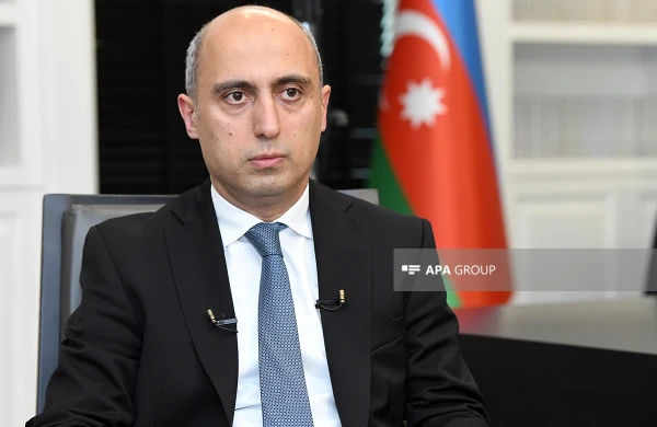 Emin Əmrullayev müəllim və şagirdlərə nə deyir? — GENİŞ MÜSAHİBƏ