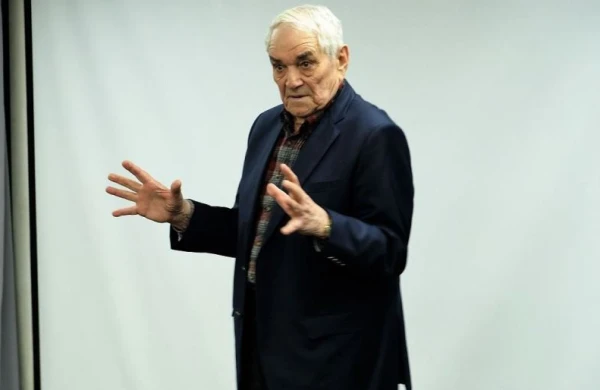 90 yaşında xalq artisti adı alan aktyor kimdir?