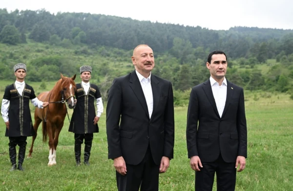 Türkmənistan Prezidentinə Qarabağ atı hədiyyə edilib 