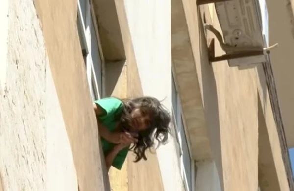 Xətaidə sakinlərin kabusu olan qonşular: Evdə tonqal qalayırlar&nbsp;