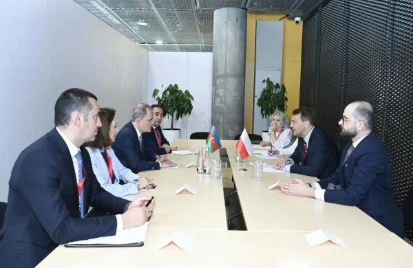 Bayramov və Sikorski regional məsələləri müzakirə etdi