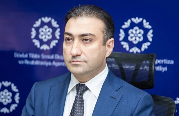 TƏBİB sədrinin işdən çıxarmaq istədiyi direktor könüllü ərizə yazmır&nbsp;