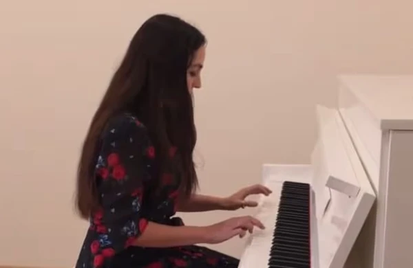 Leyla Əliyeva Şövkət Ələkbərovanın mahnısını ifa etdi - VİDEO 